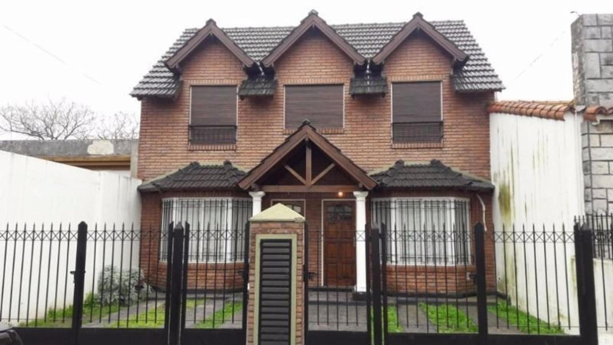 VENTA DUPLEX 4 AMB. A ESTRENAR HAEDO NORTE