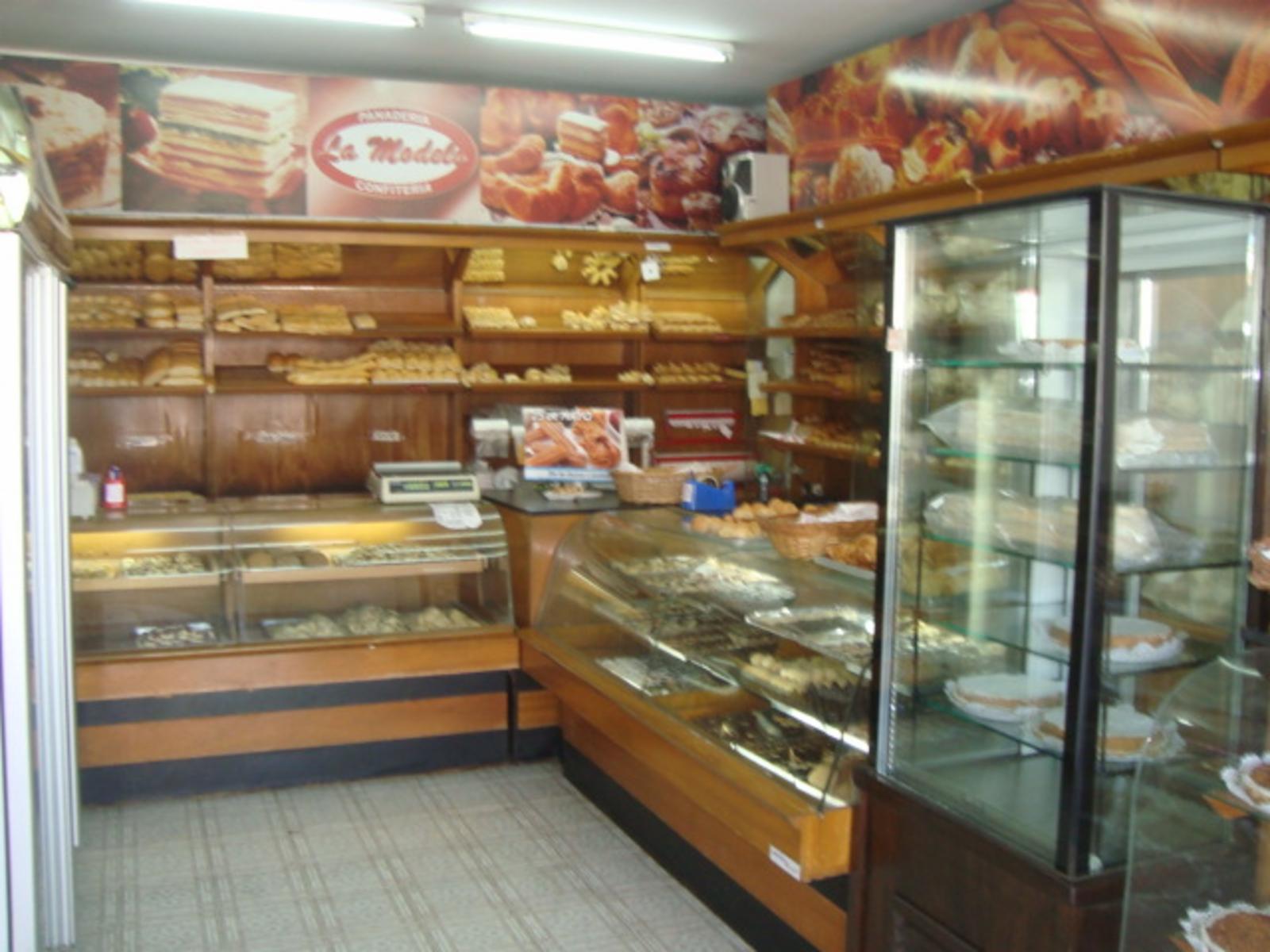 BELGRANO 1200 · Almirante Brown — foto 3