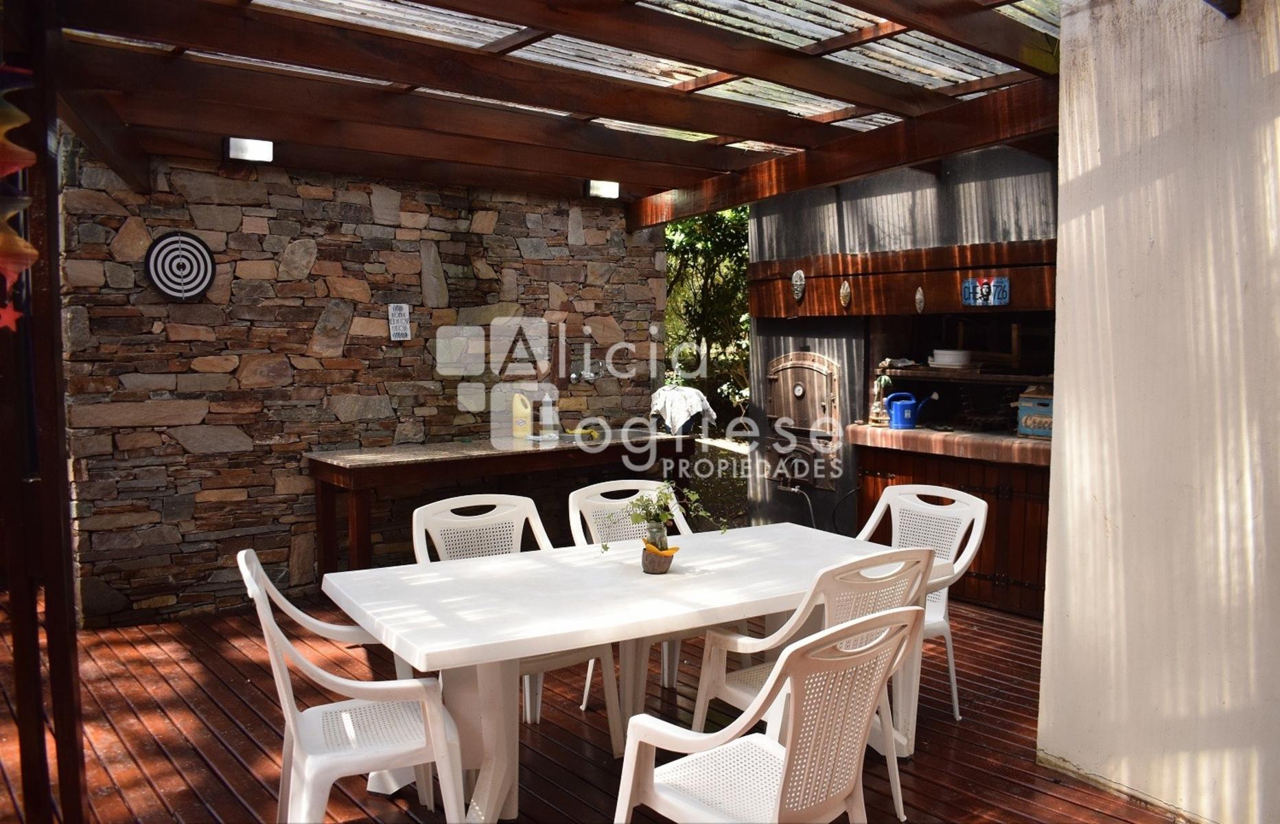 Pedro Luro entre Alfonsina Storni y Albatros · Villa Gesell — foto 17