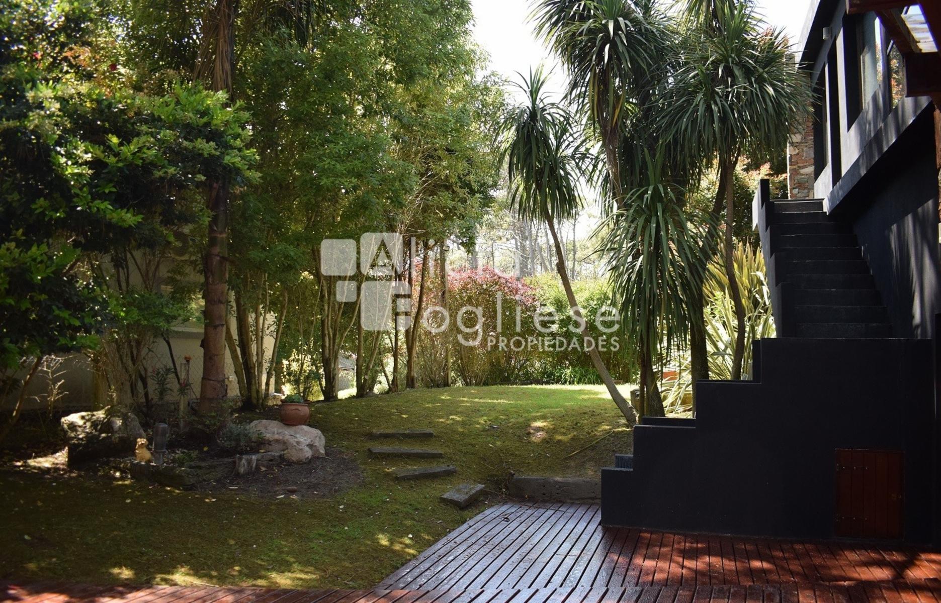 Pedro Luro entre Alfonsina Storni y Albatros · Villa Gesell — foto 18
