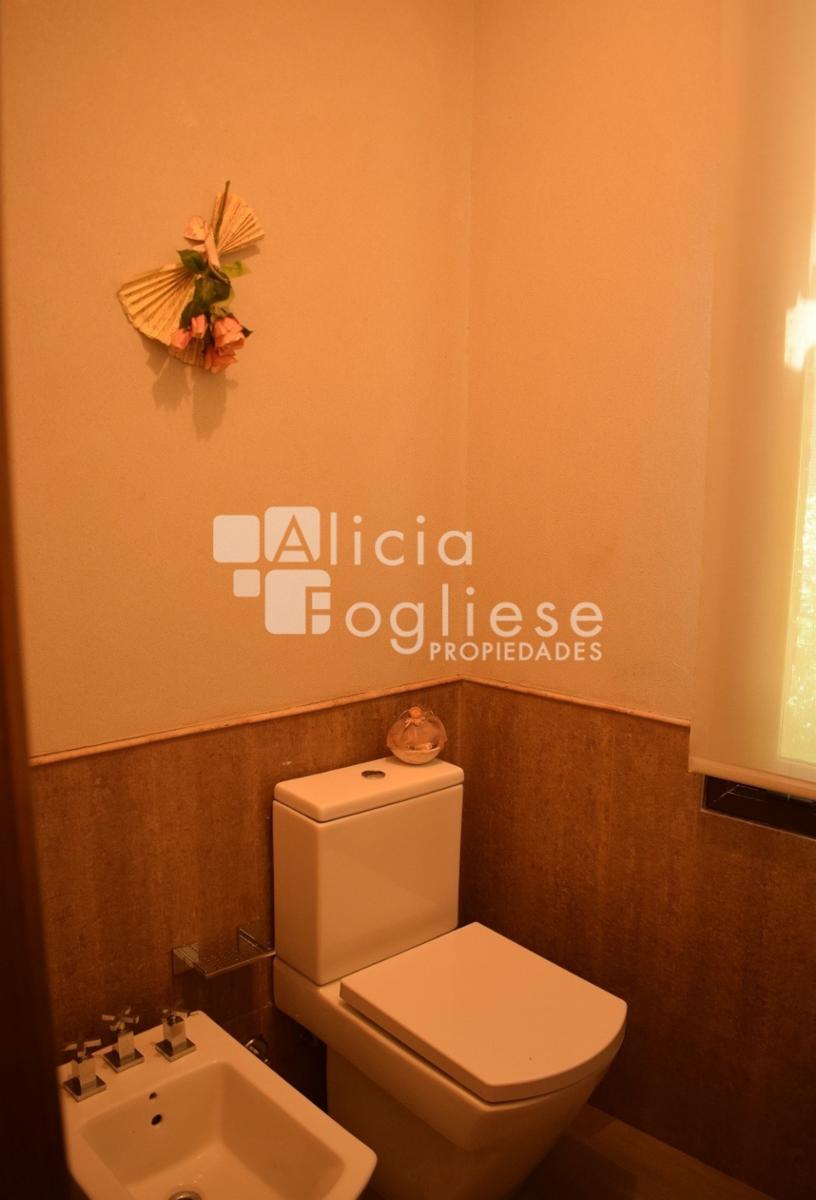 Pedro Luro entre Alfonsina Storni y Albatros · Villa Gesell — foto 35