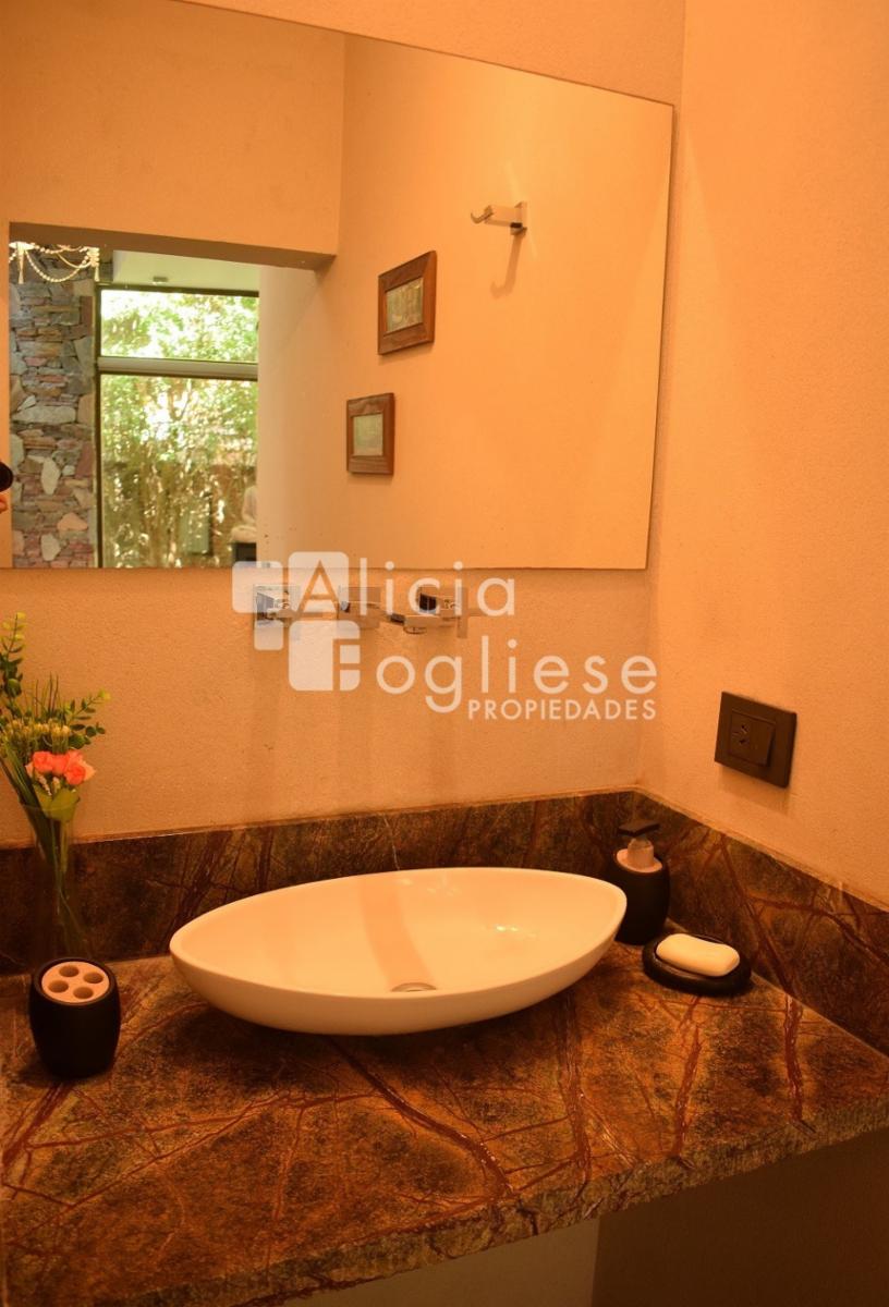 Pedro Luro entre Alfonsina Storni y Albatros · Villa Gesell — foto 36
