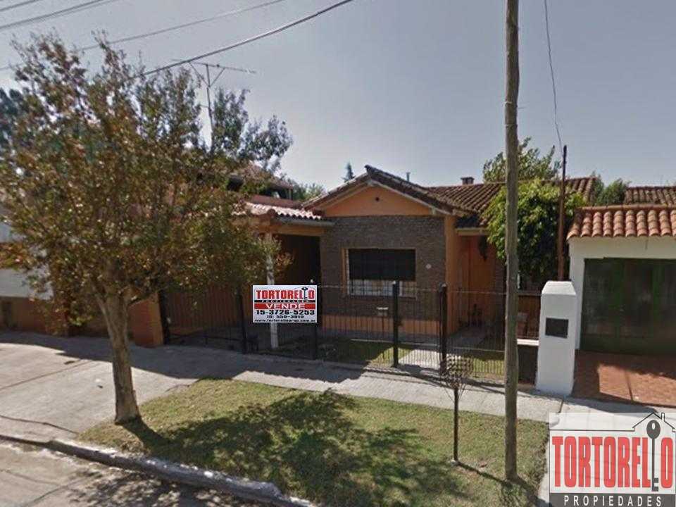 Hermoso chalet en venta, 4 ambientes, Ituzaingo Norte.-