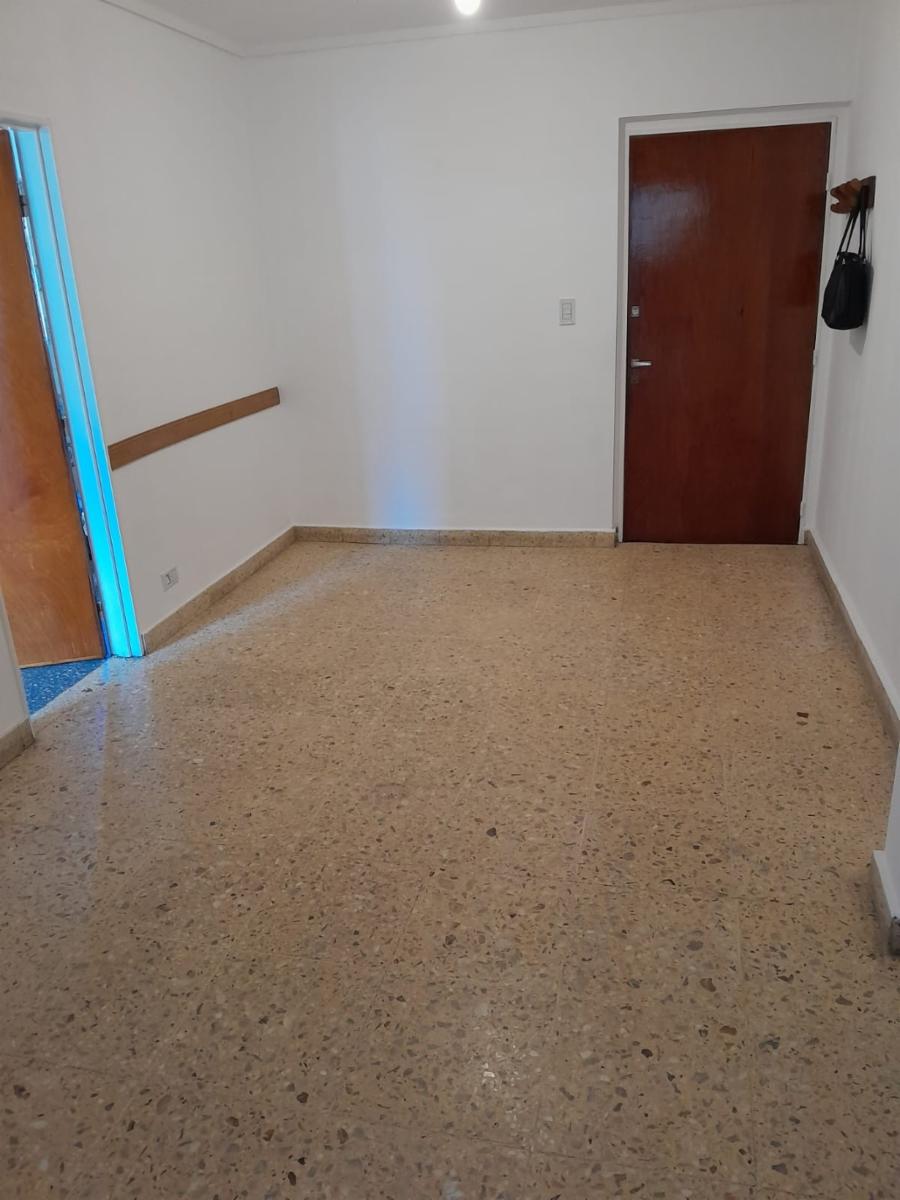 M. SASTRE  94 · Morón — foto 3