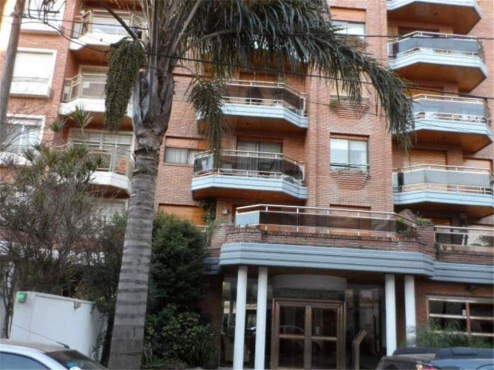 Departamento 2 ambientes en planta baja
