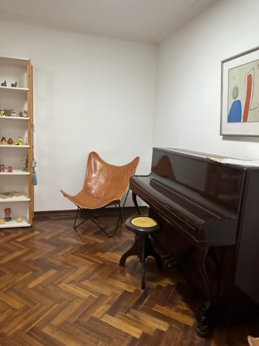 EMILIO CASTRO 5000 · Villa Luro — foto 17
