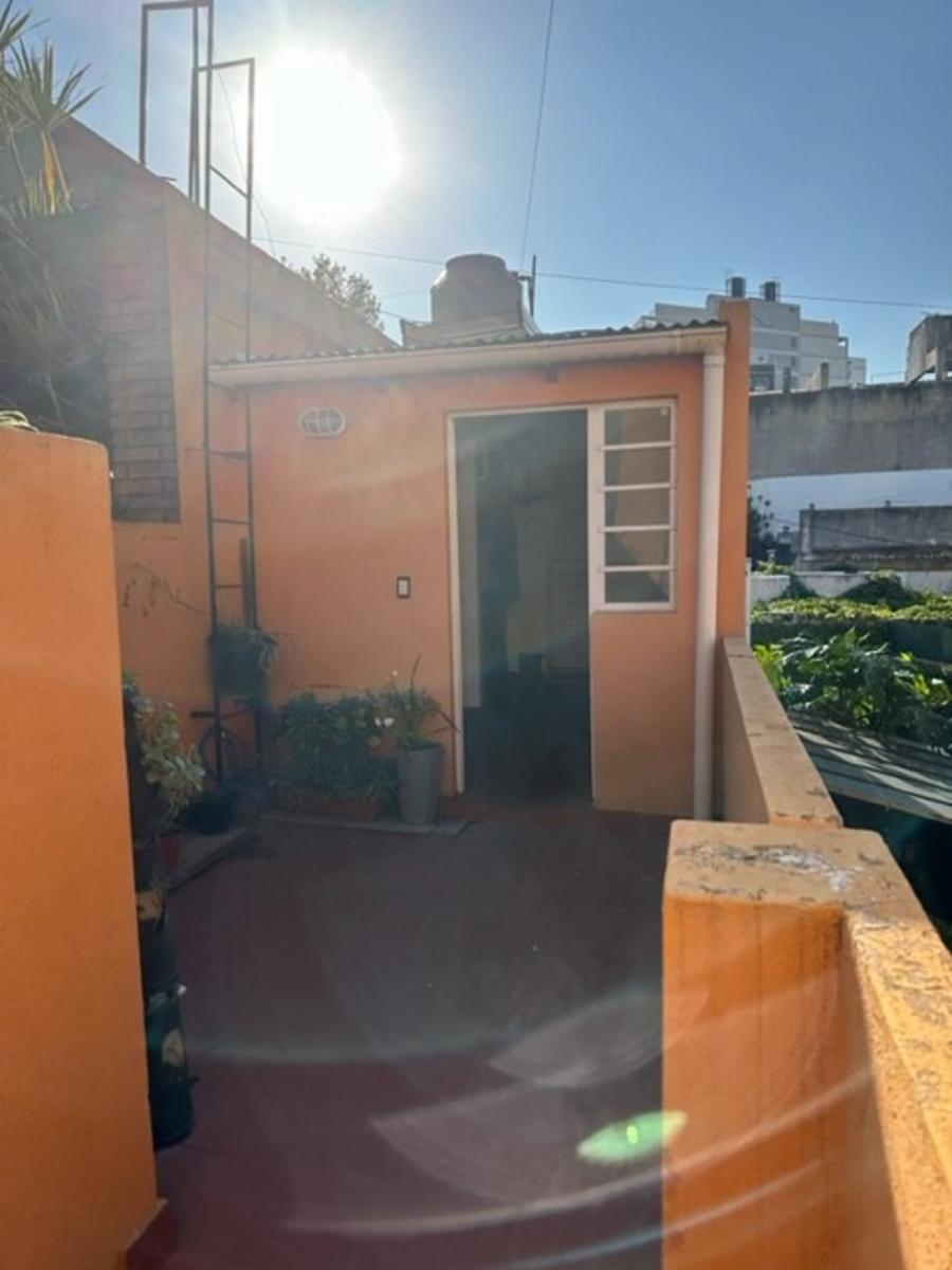 EMILIO CASTRO 5000 · Villa Luro — foto 6