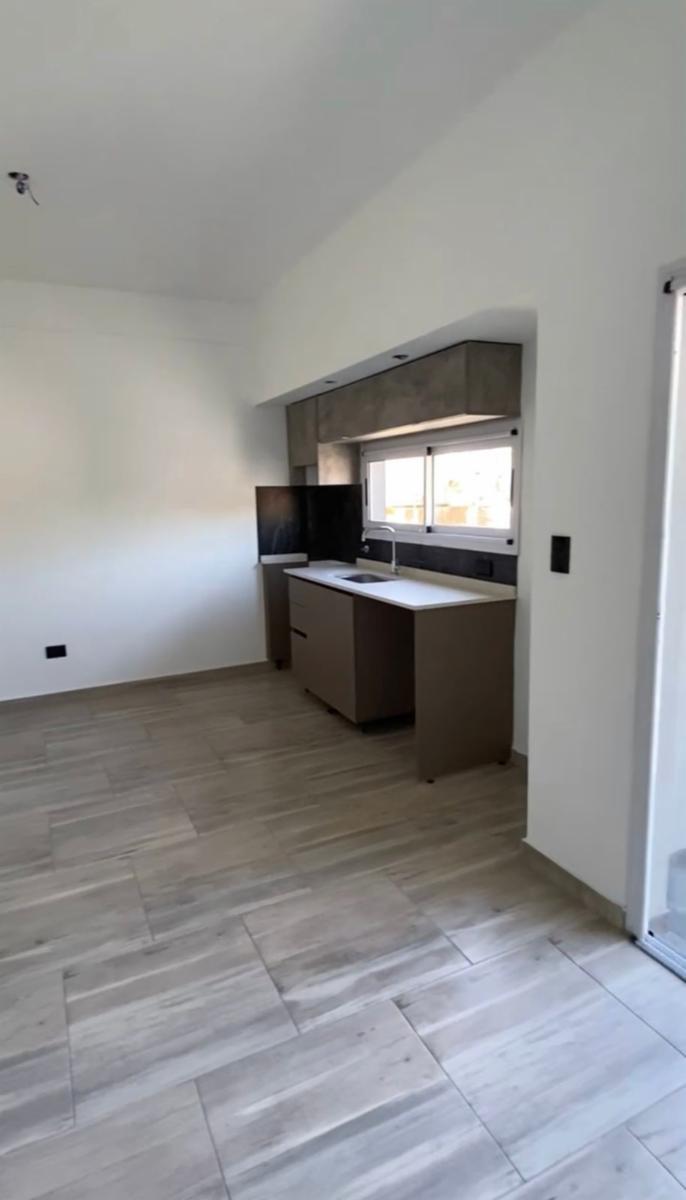 DEPARTAMENTO 2 AMBIENTES A ESTRENAR INTERNO CON BALCÓN, EDIFICIO CON ASCENSOR, TERRAZA Y GIMNASIO
