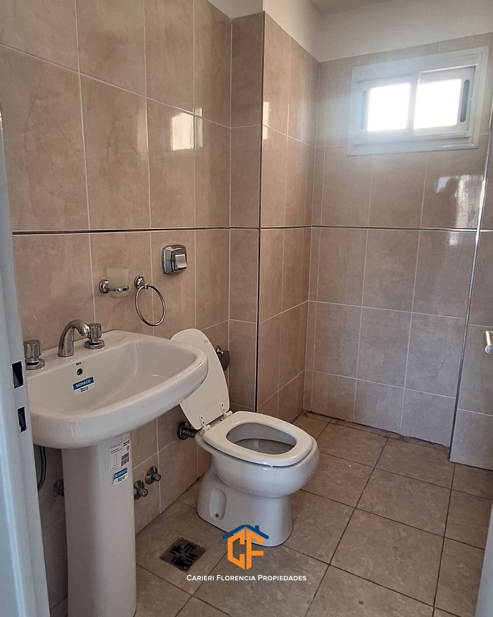 avenida presidente peron 4070 · San Martín — foto 4