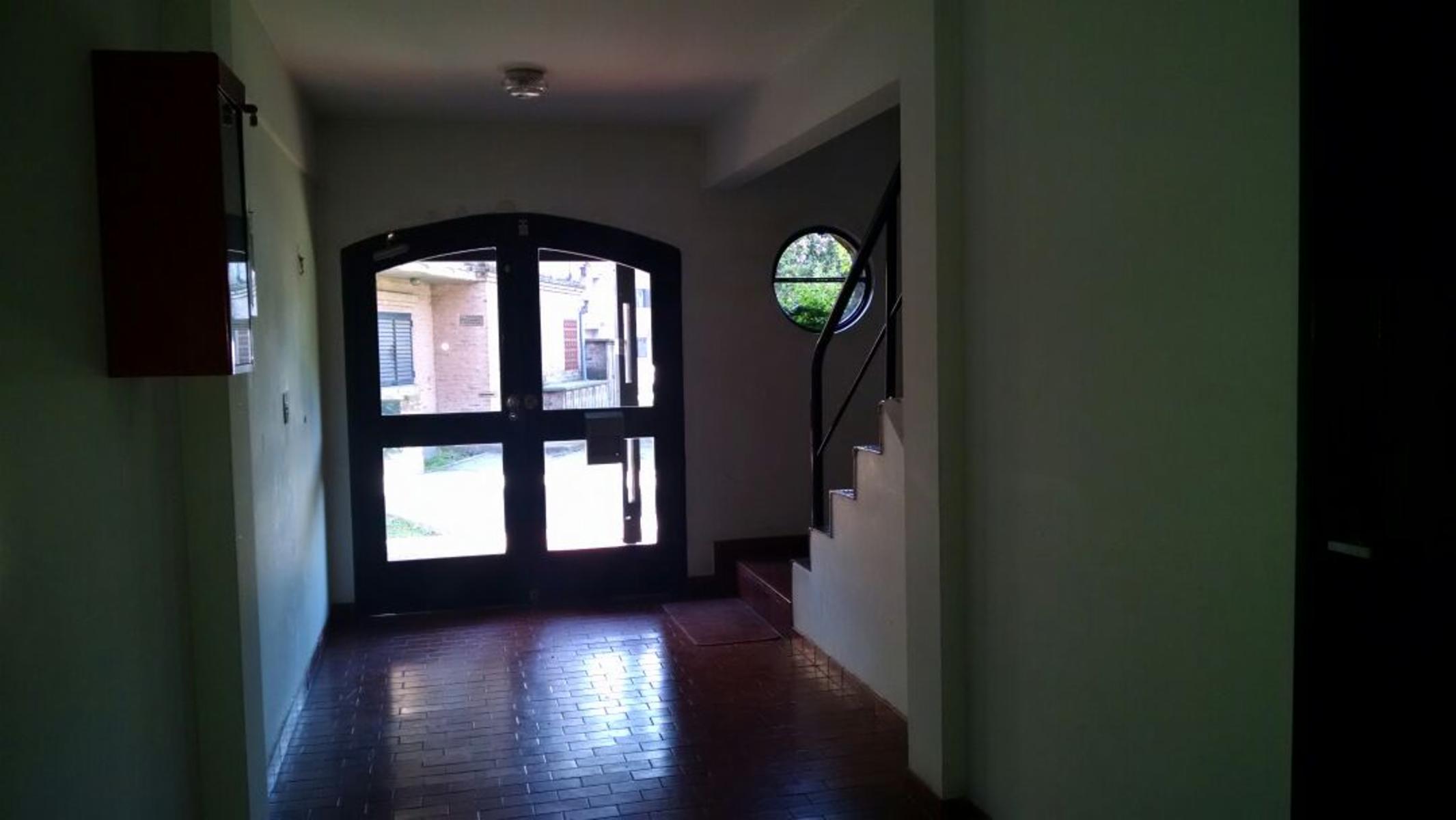 BURZACO: DEPARTAMENTO 3 AMBIENTES, EN BARRIO EMPLEADOS DE COMERCIO *APTO CREDITO*