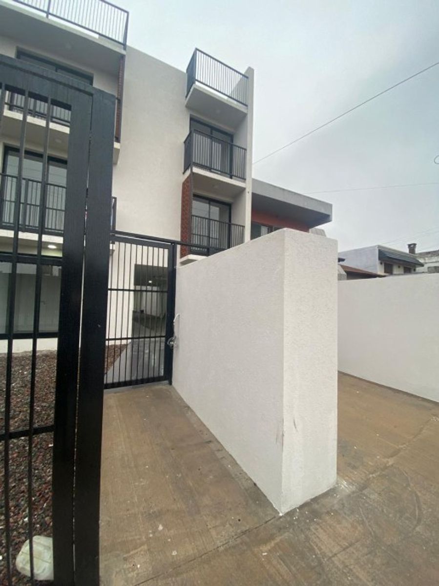Curupayti 757 · Morón — foto 3