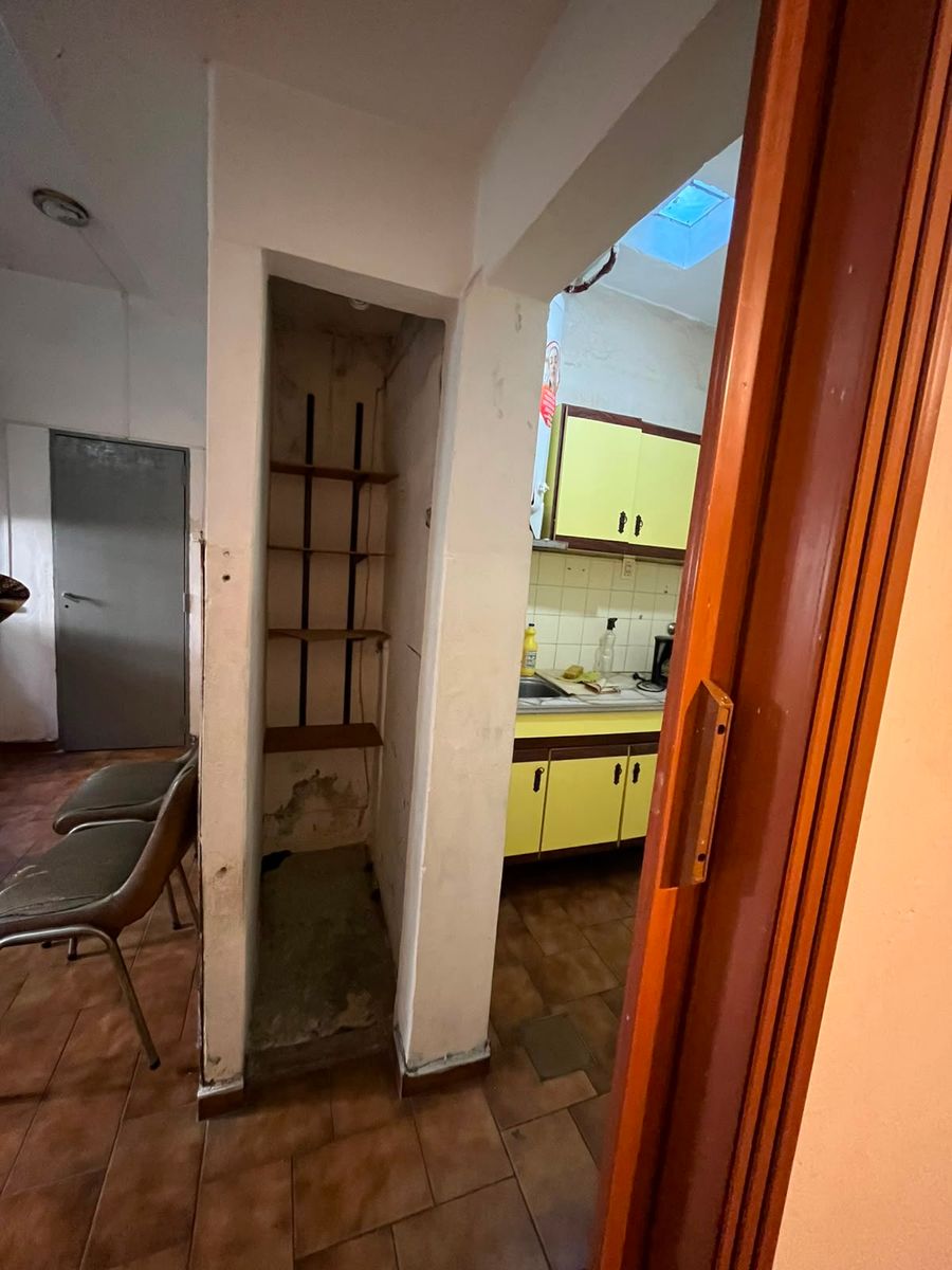 VENTA CASA 3 AMBIENTES CON GARAJE Y DEPARTAMENTO 3 AMBIENTES AL FONDO. LA TABLADA