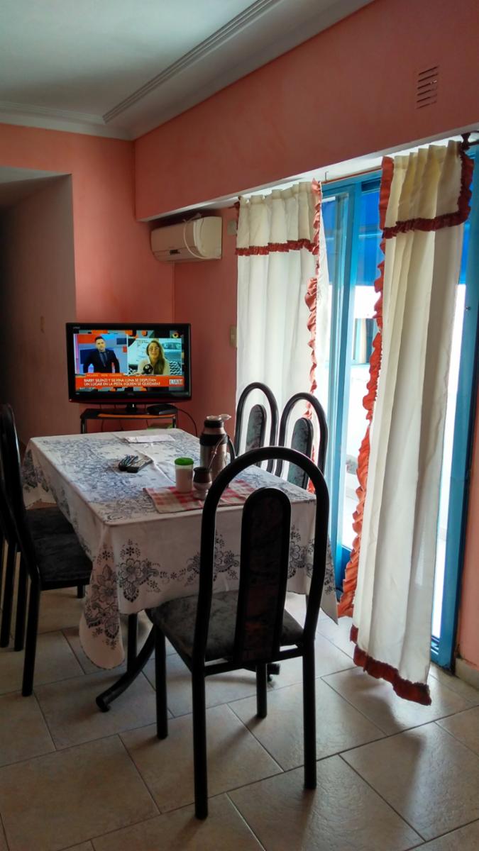 Departamento 3 amb. 1º piso por escalera, en Liniers
