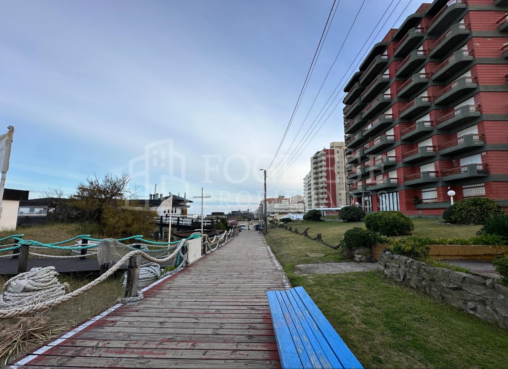 Avenida Buenos Aires y Costanera · Villa Gesell — foto 32