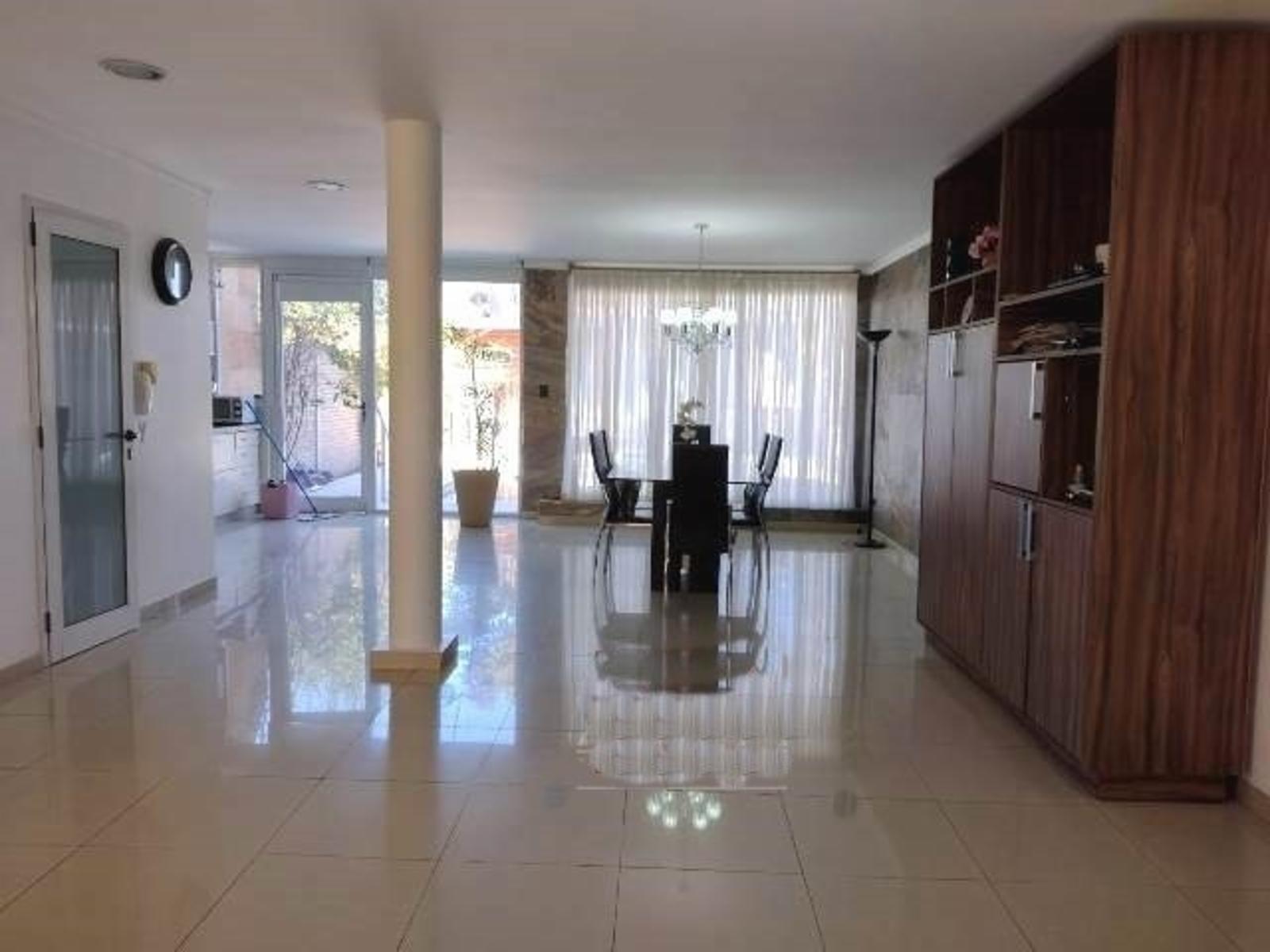 Malharro 2100 · Almirante Brown — foto 4