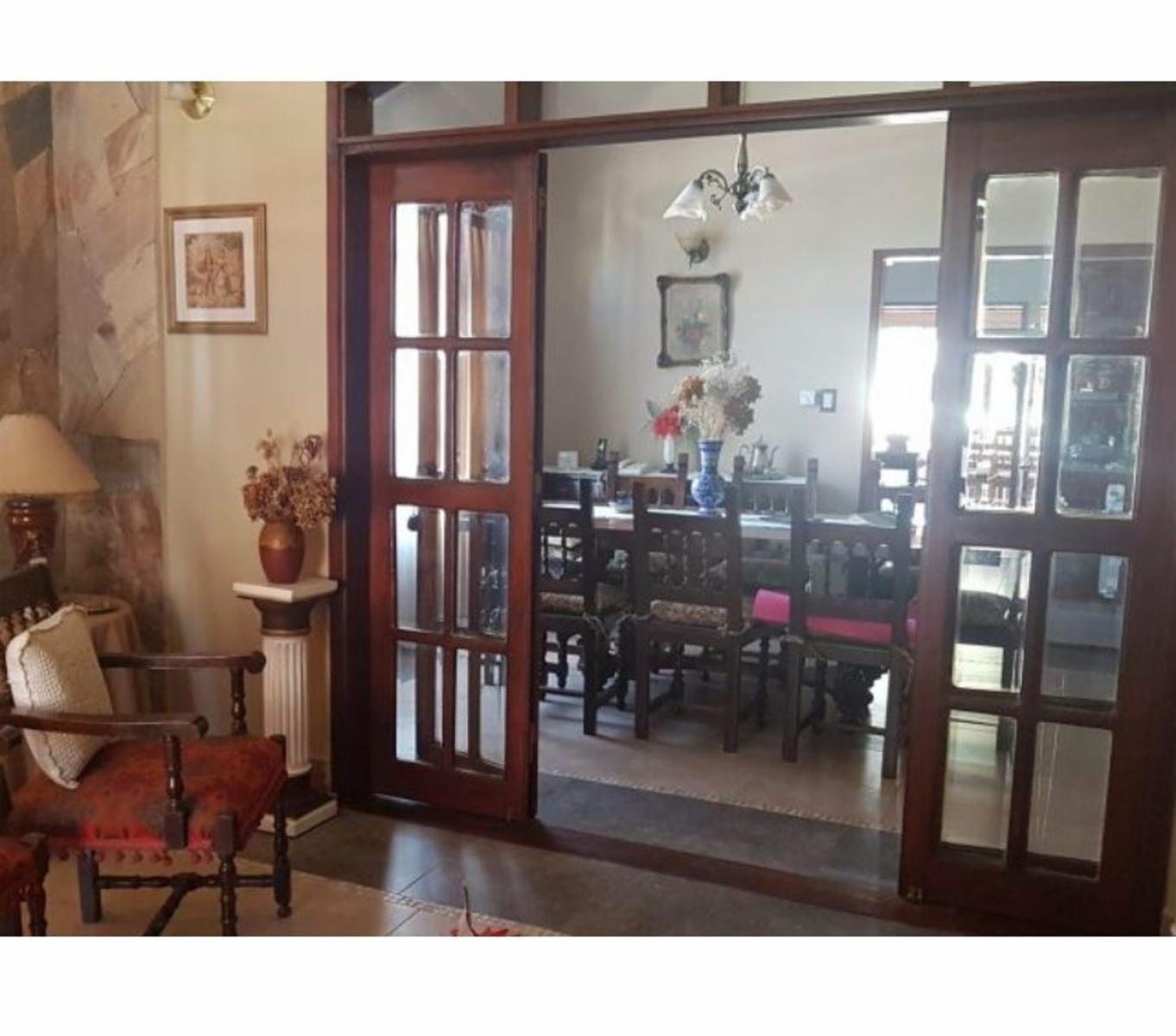 Excelente propiedad en Barrio Carlos Pellegrini