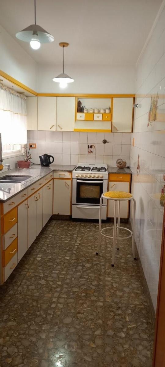 hipolito yrigoyen 100 · Morón — foto 7
