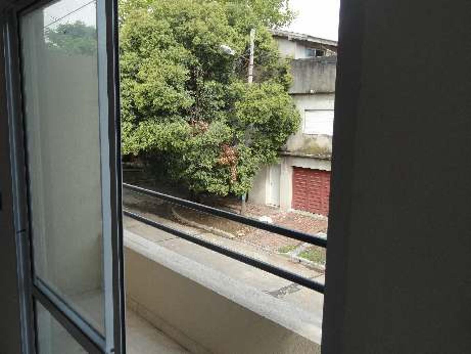 Alfonsina Storni 663 · Quilmes — foto 3