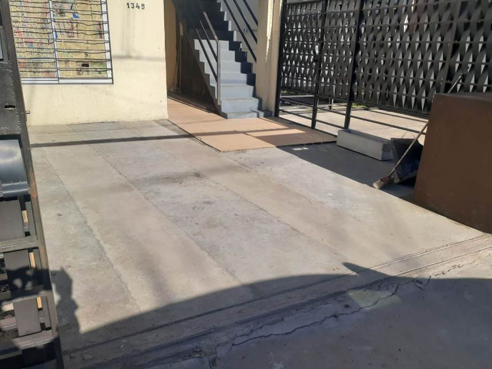 DEPARTAMENTO DE 2 AMBIENTES EN VENTA - MORON