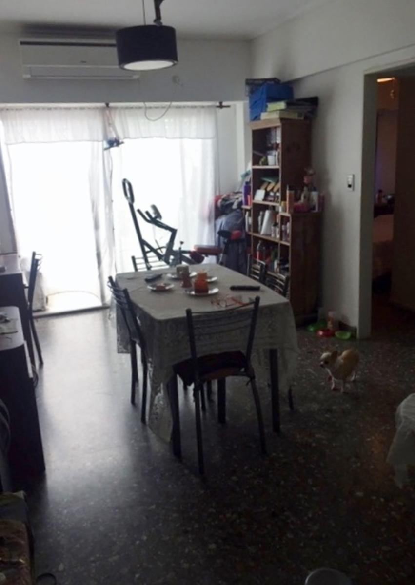 Departamento 3 ambientes contrafrente con balcón, zona Parque Patricios