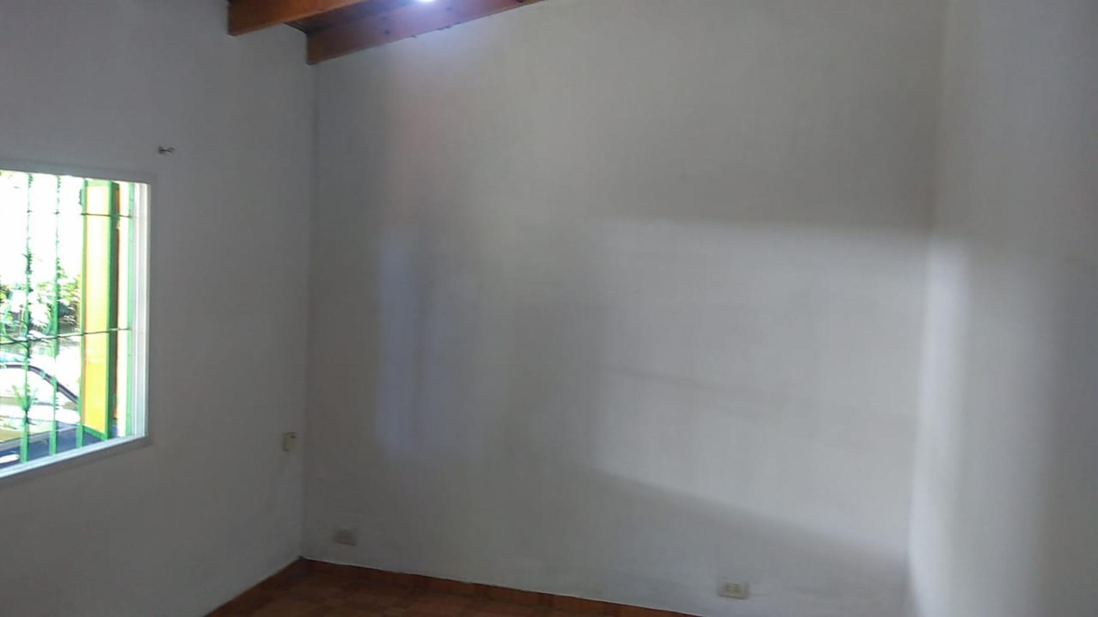 ISLA LENNOX  N°220 · Escobar — foto 4