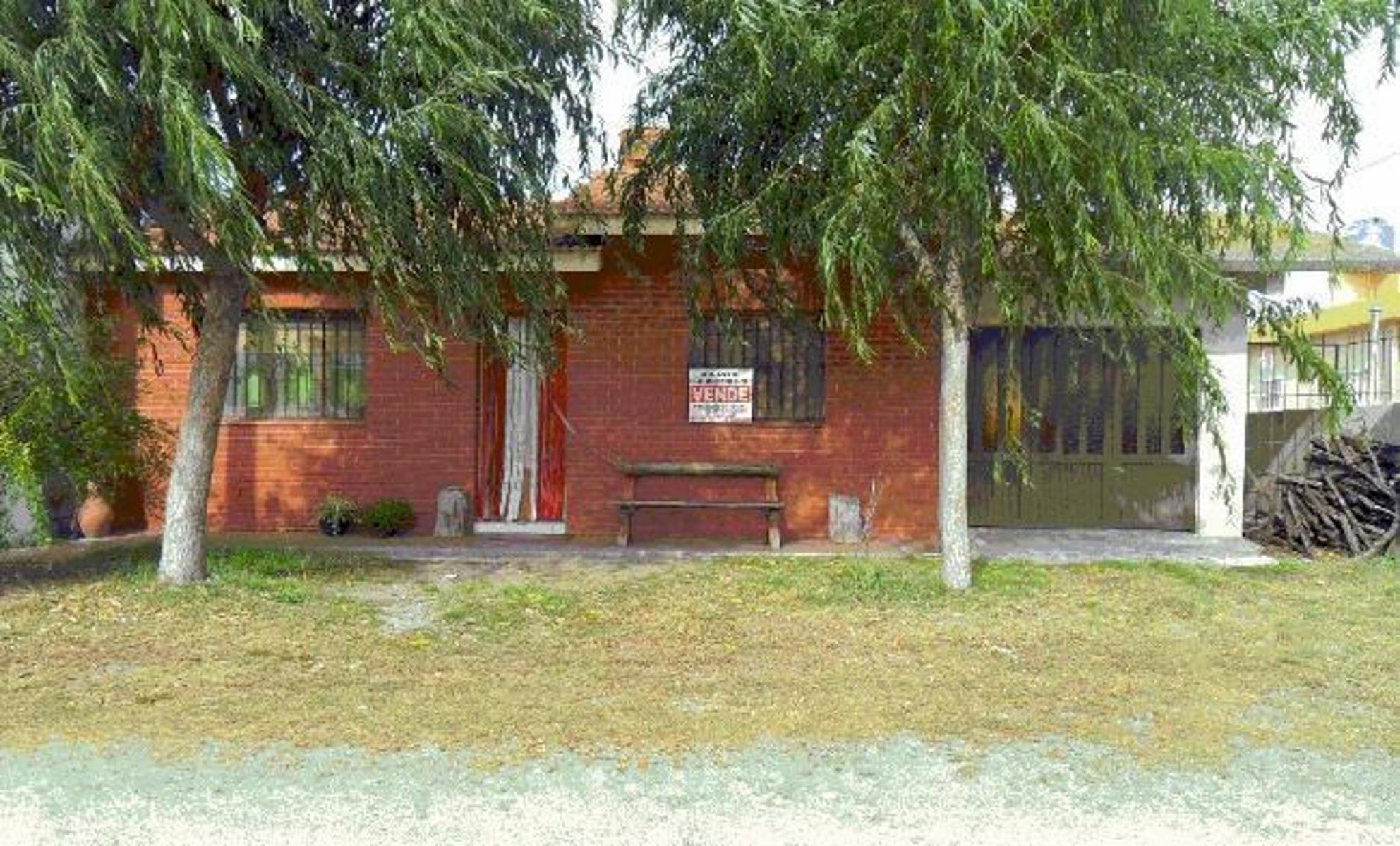 Hermosa casa con local en Las Toninas