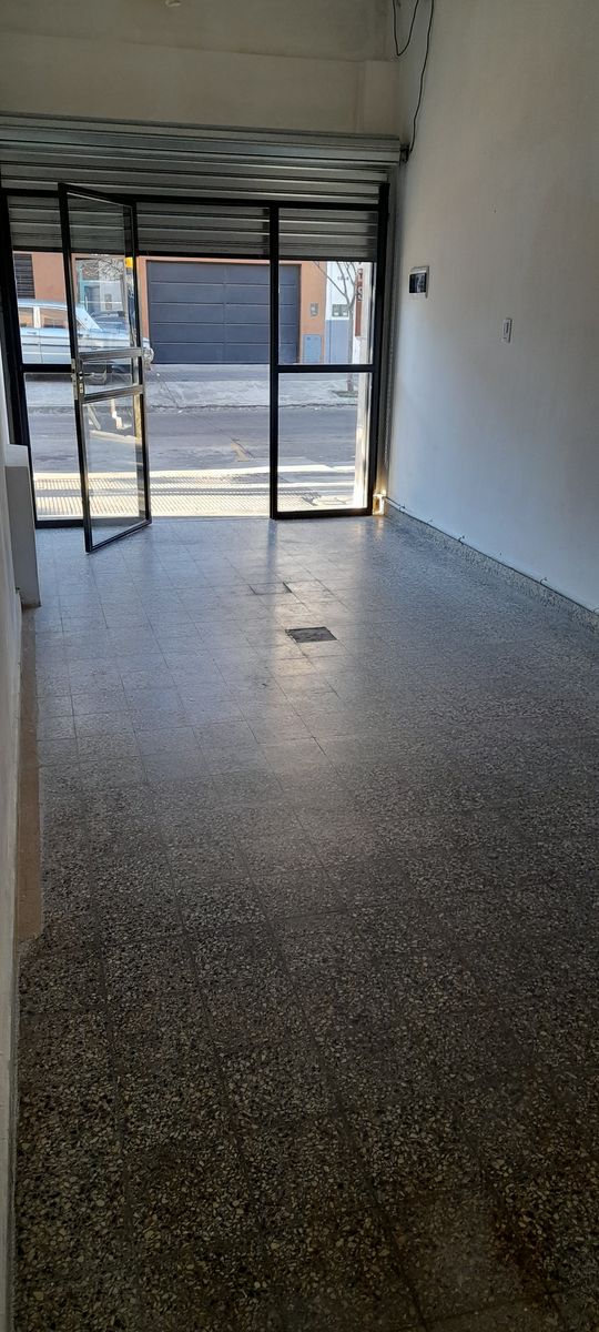 SAN LORENZO 1041 · Tres De Febrero — foto 3