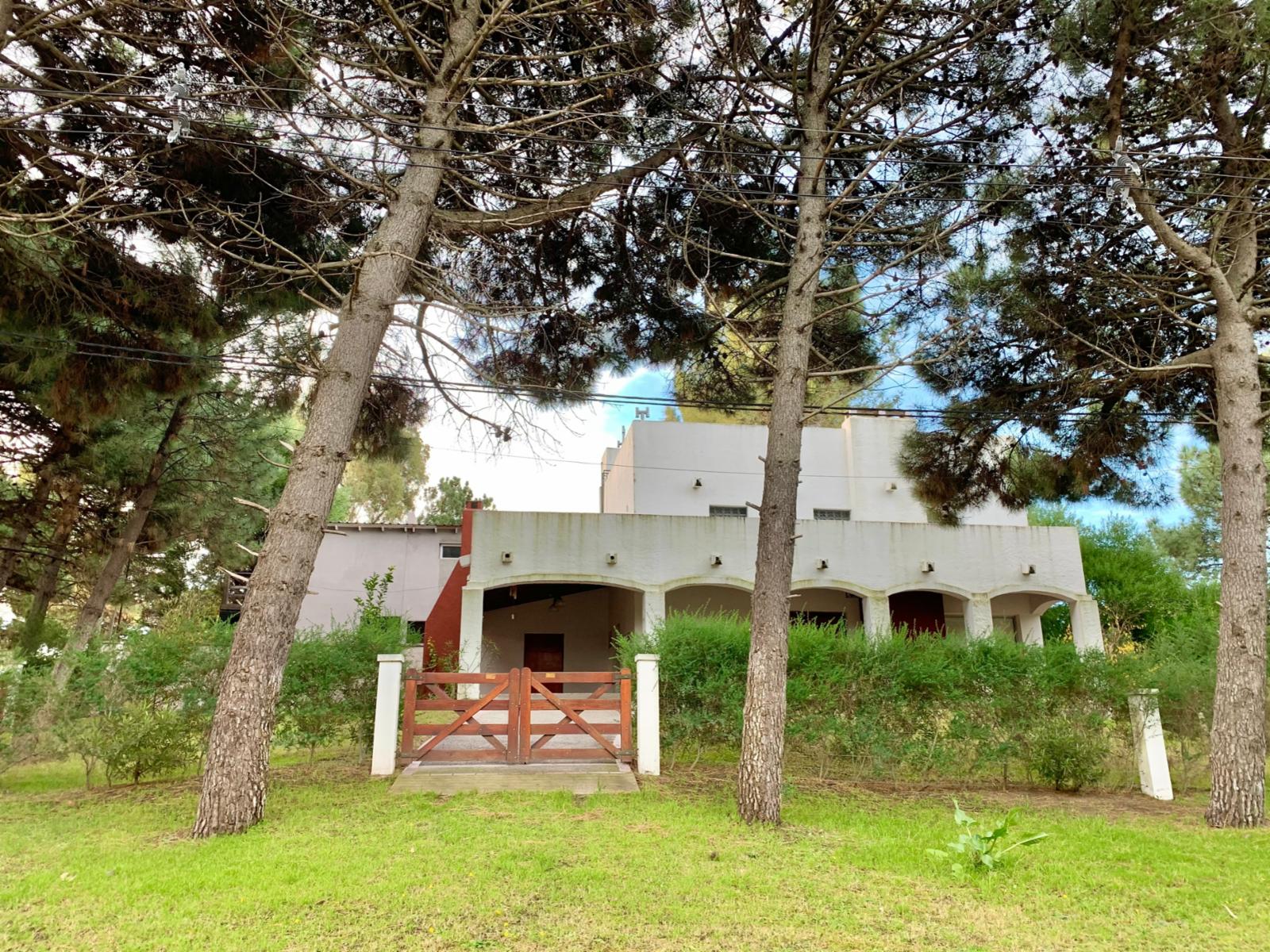 Av. Santa Fe y Del Tiburón · Monte Hermoso — foto 32