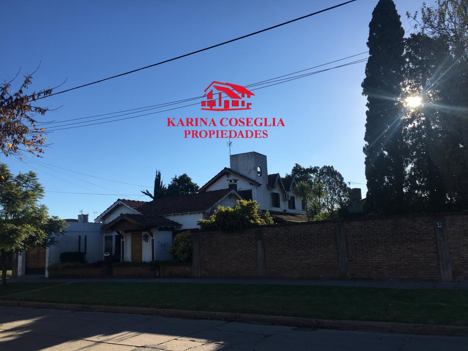 CASA EN  VENTA 5 AMBIENTES EN BELLA VISTA
