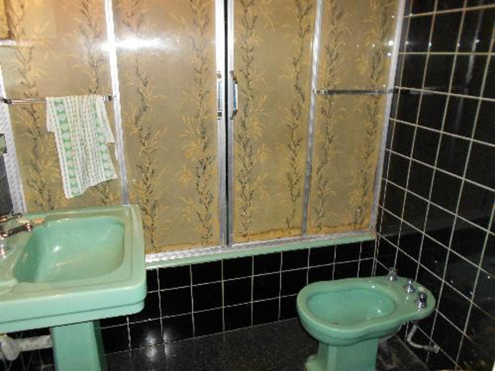 PASAJE BUERAS 200 · Liniers — foto 6