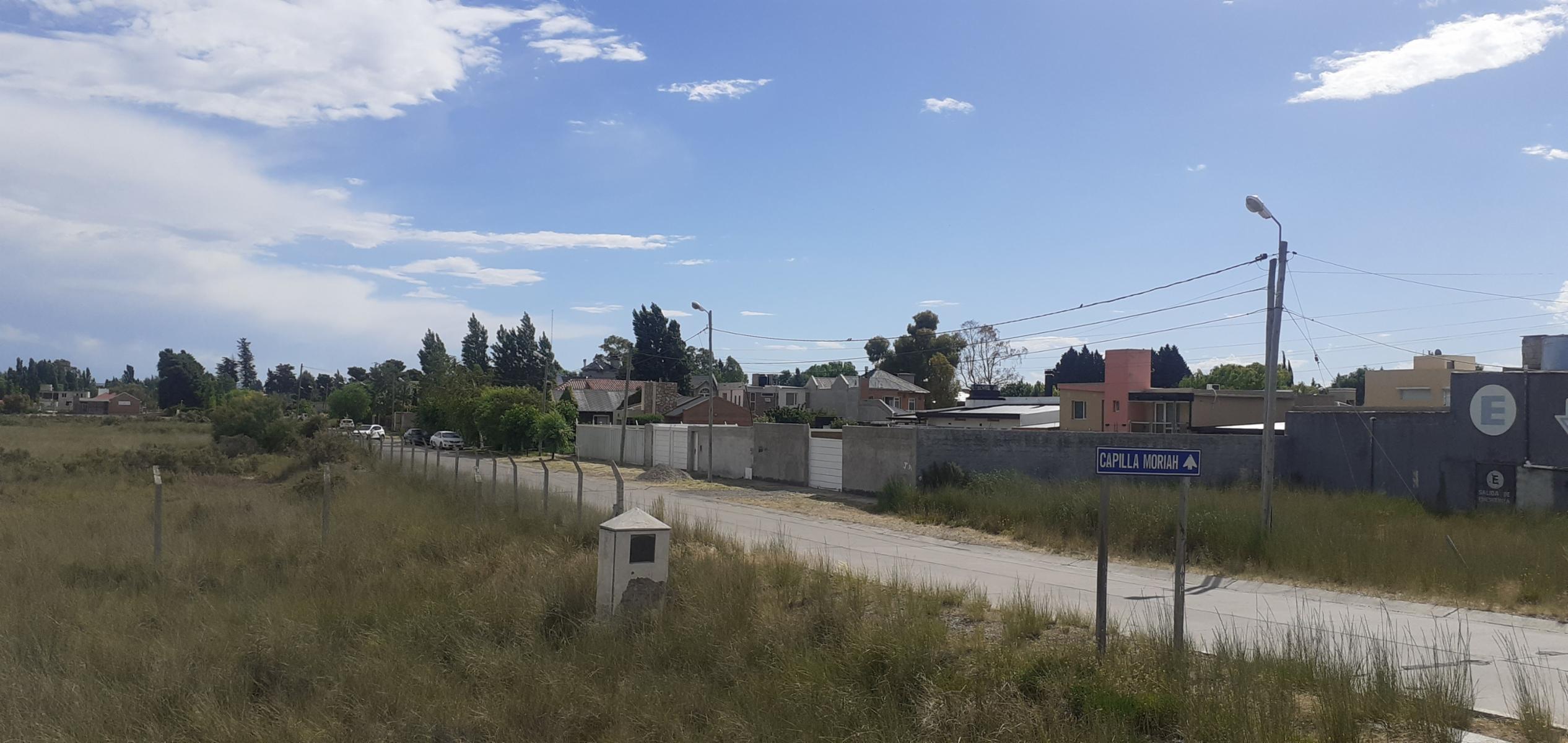 Avenida H.  Yrigoyen y calle Moriah · Rawson — foto 3