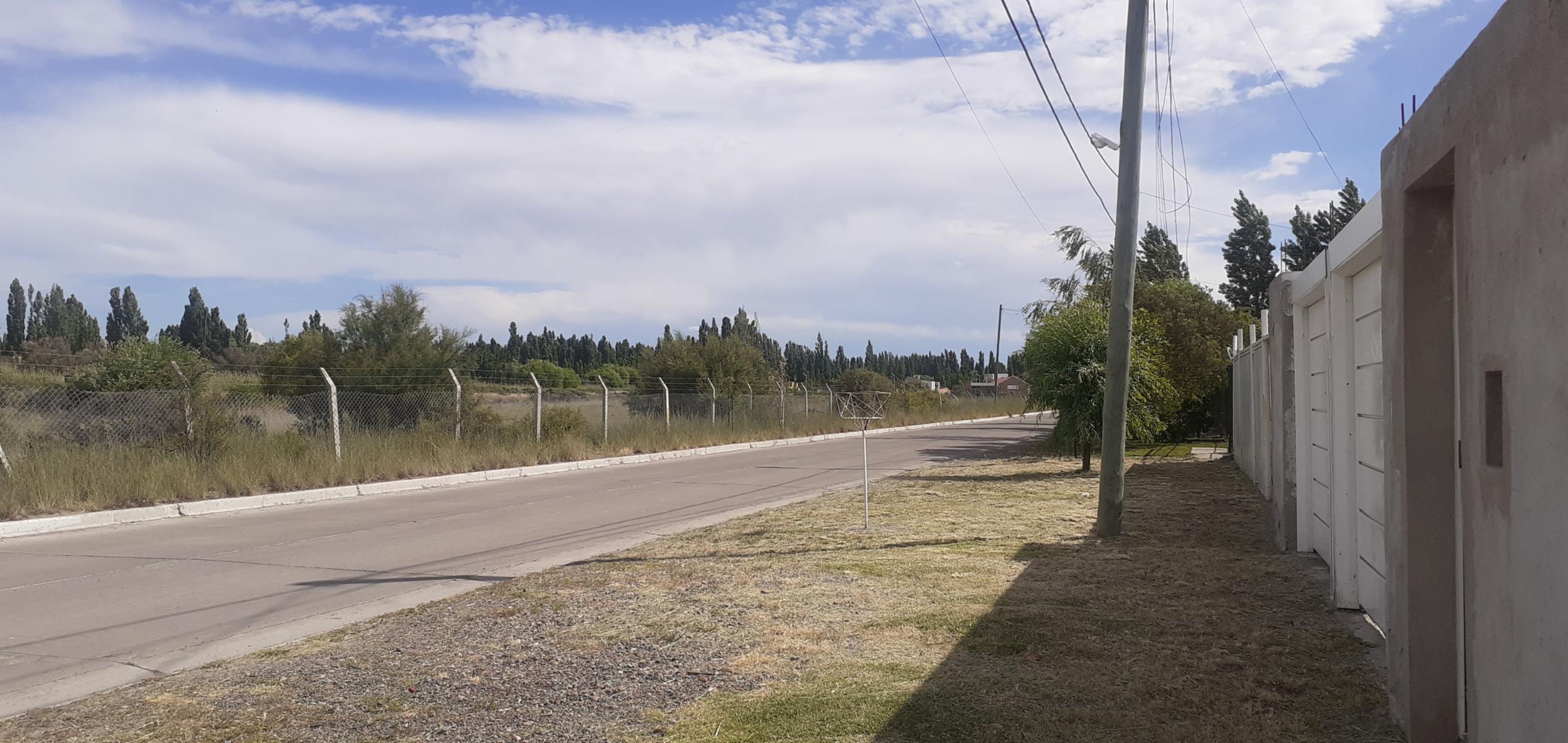 Avenida H.  Yrigoyen y calle Moriah · Rawson — foto 4