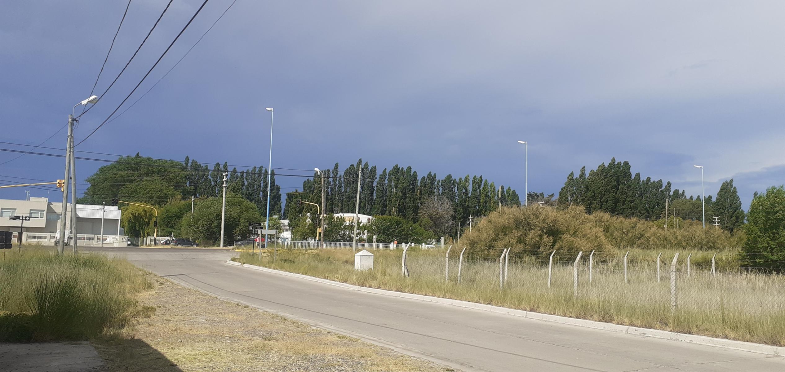Avenida H.  Yrigoyen y calle Moriah · Rawson — foto 5