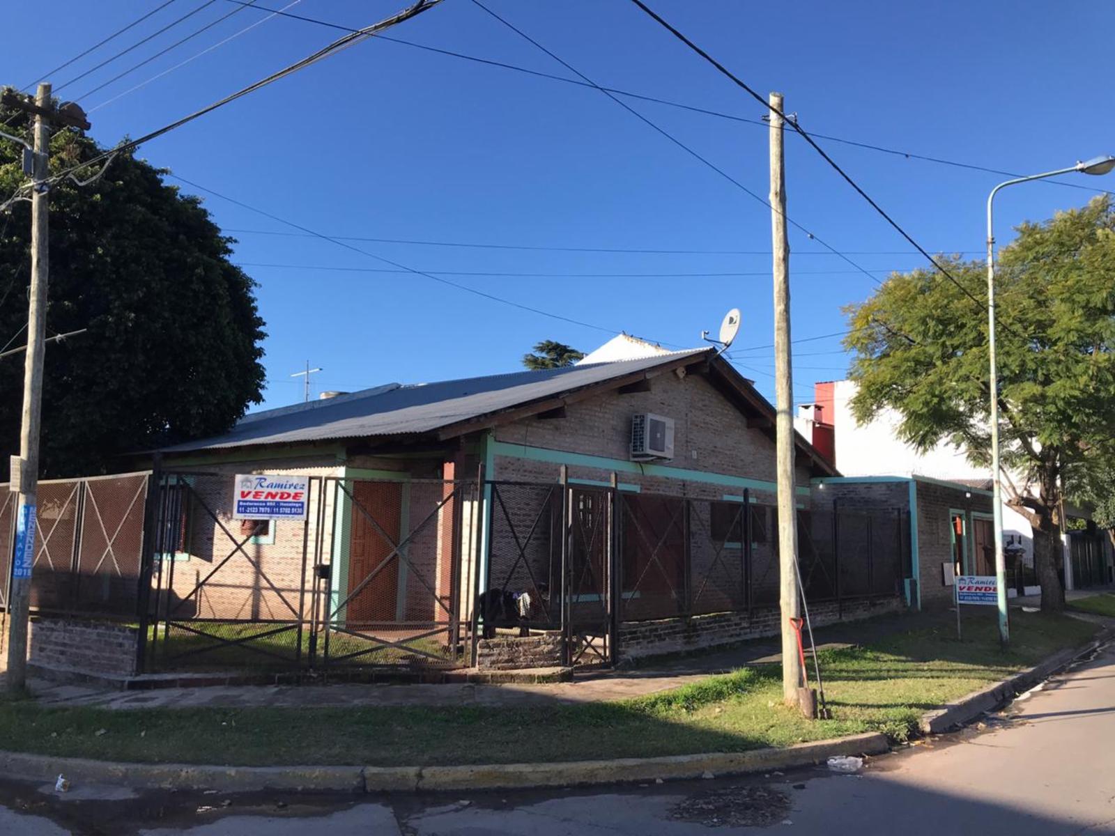 Casa En Venta 4 Amb. a 600 mts. Estacion - Merlo Norte