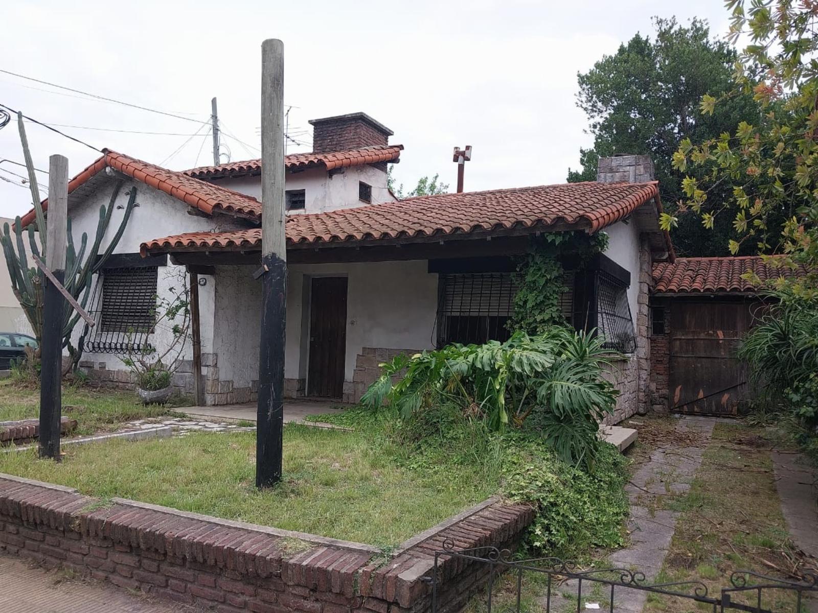Propiedad + lote en alquiler, Av. Santa Rosa 1700, Ituzaingó. Excelente oportunidad para emprendimiento comercial.