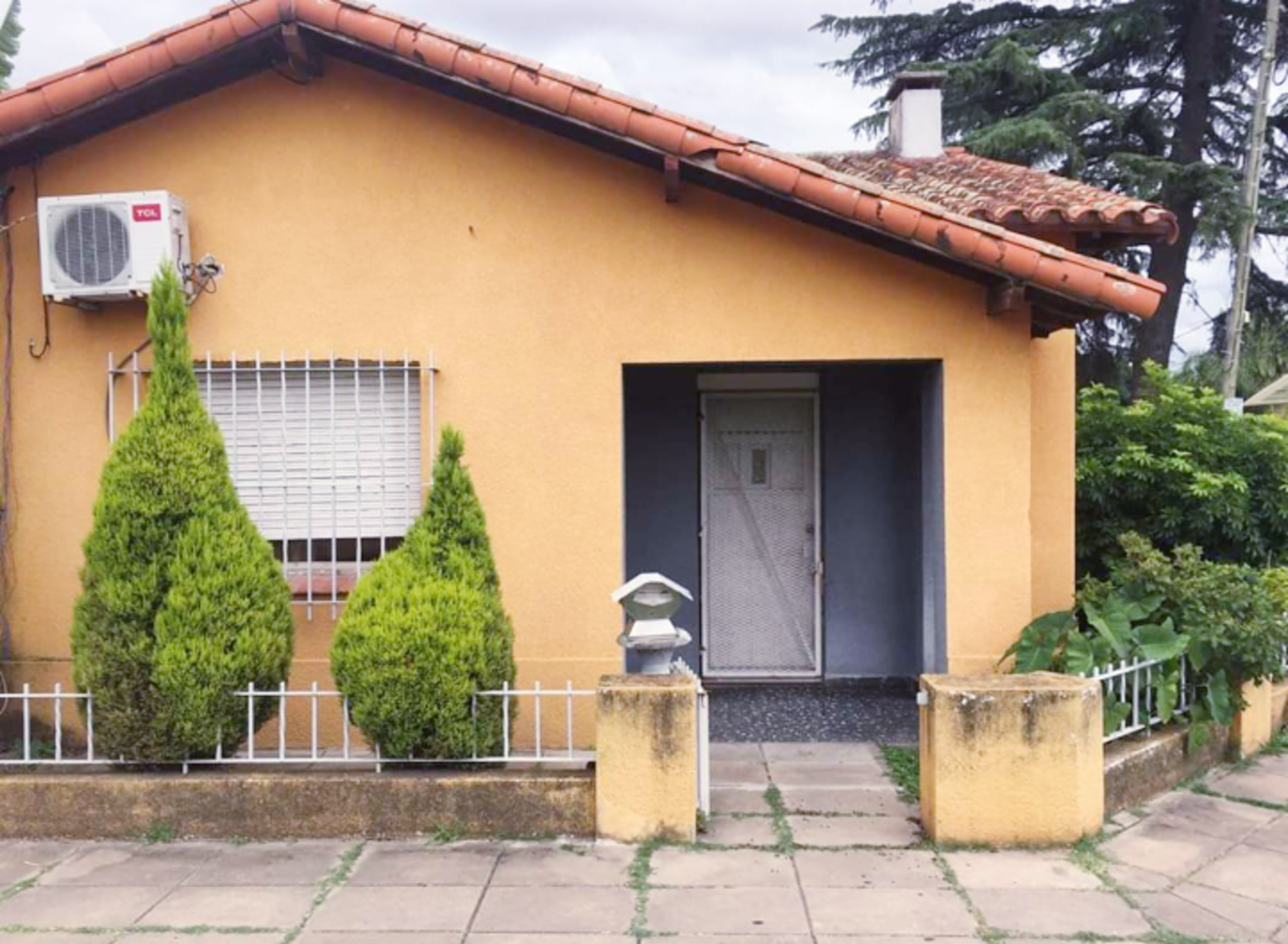 PROPIEDAD 3 AMB + DEPTO  - ITUZAINGO SUR