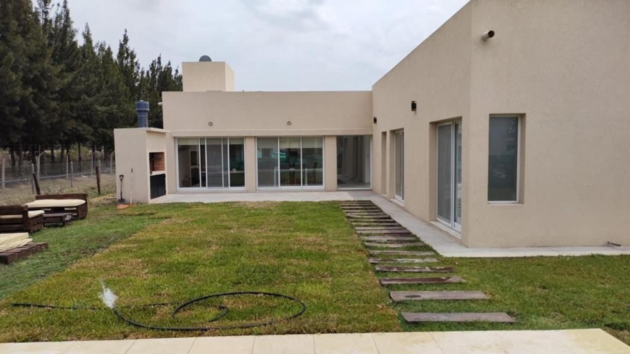 Venta de casa en Santa Inés-Canning
