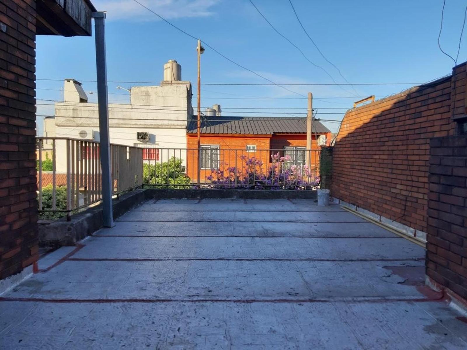 Almirante Brown 3851 · La Matanza — foto 21
