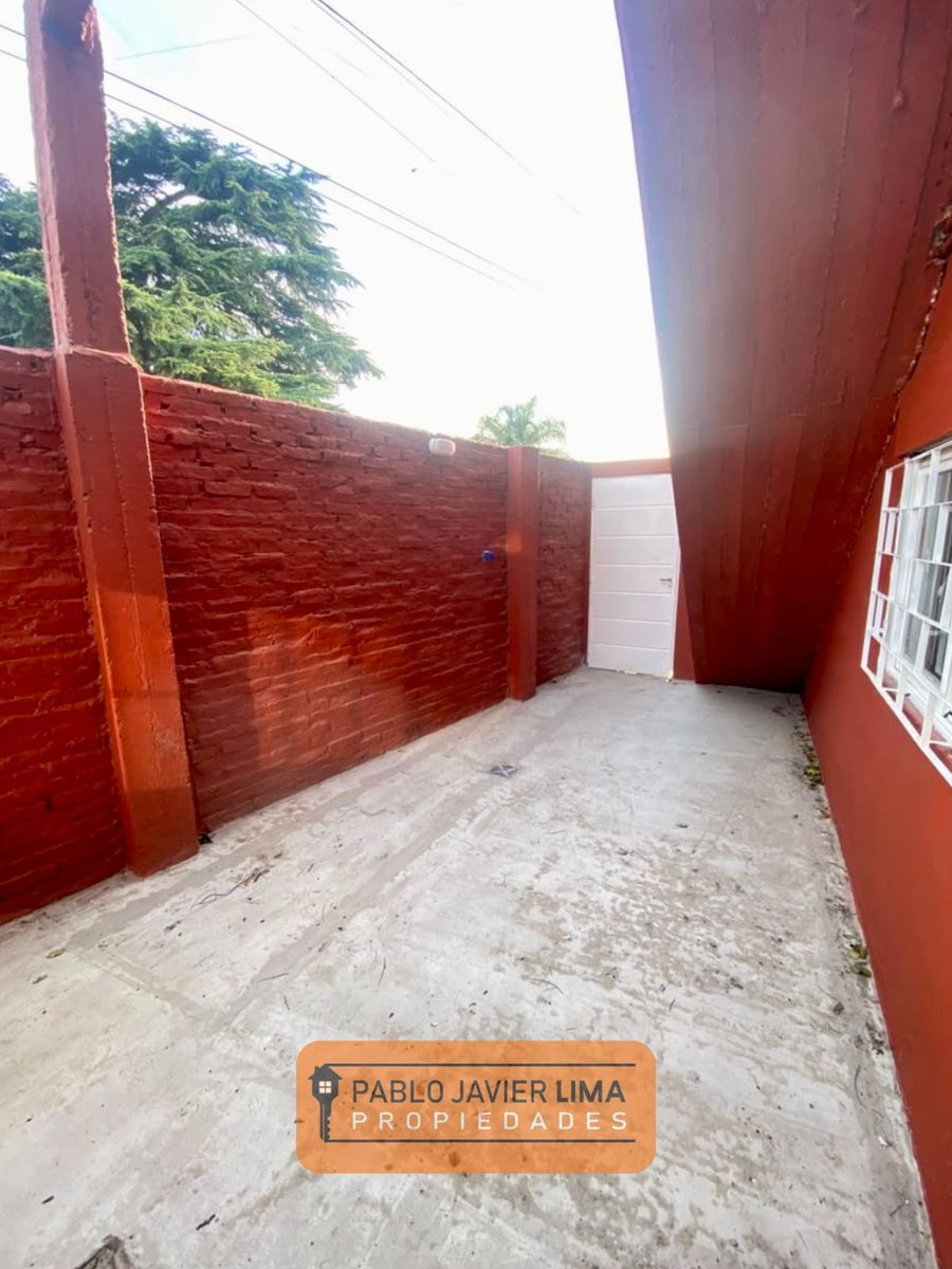 MIGUEL DE CERVANTES 2202 · Tres De Febrero — foto 4