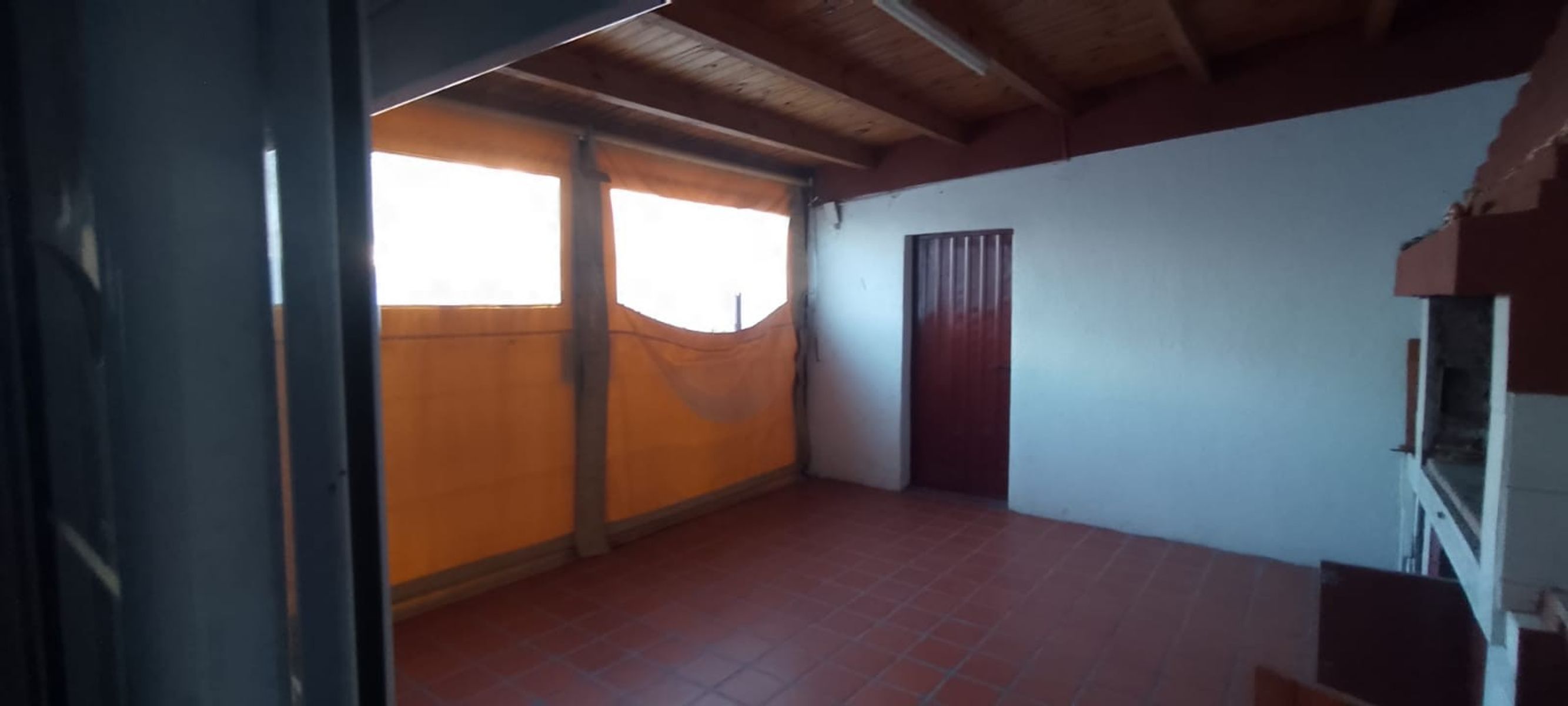 CASA EN VENTA SOBRE CALLE GOBERNADOR GUZMAN CON PLANOS Y ESCRITURA