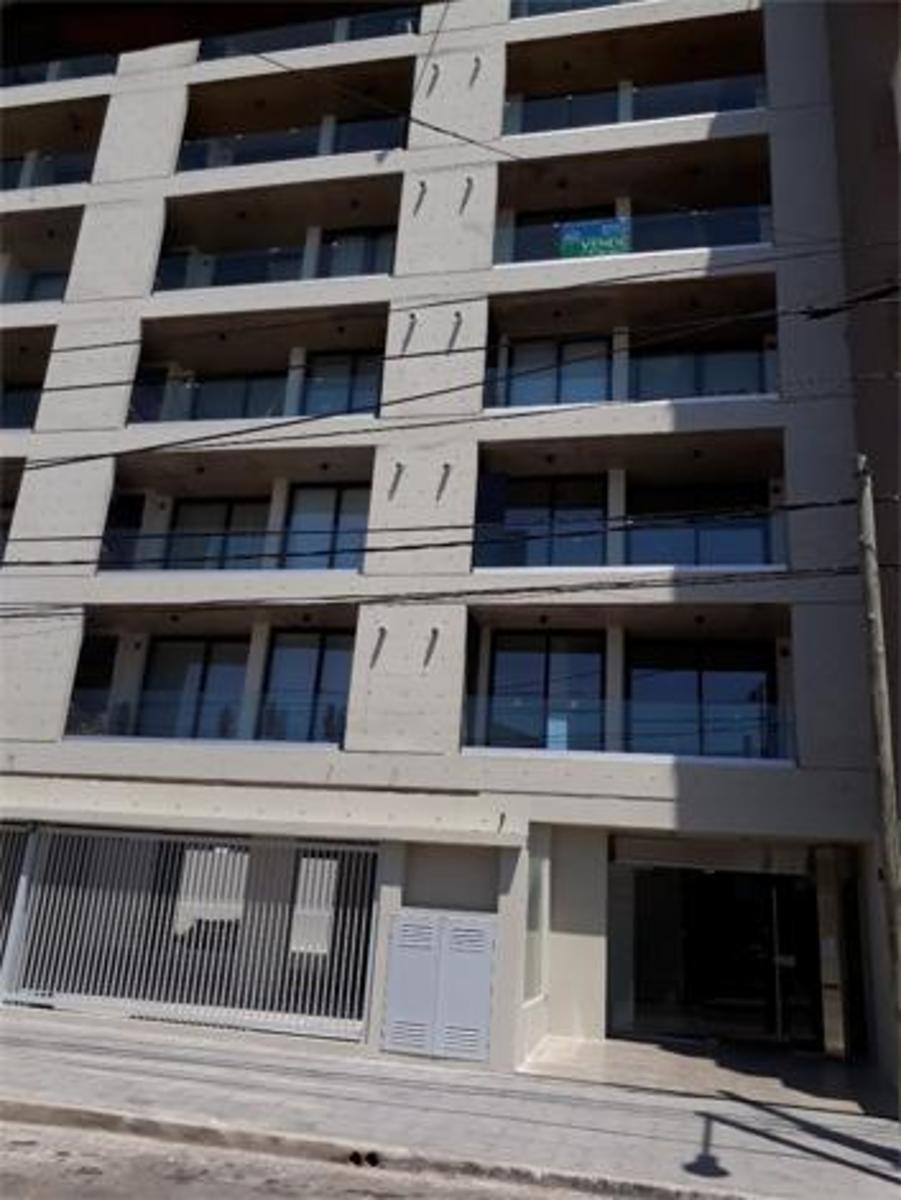 Cochera semi cubiertas a estrenar en Villa Bosch