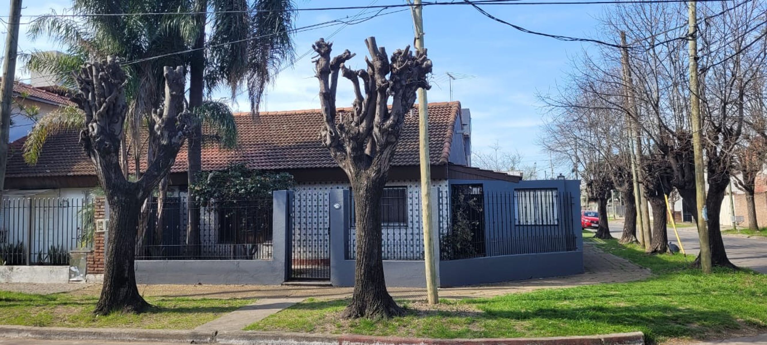 SOURIGNES 2594 · Morón — foto 3