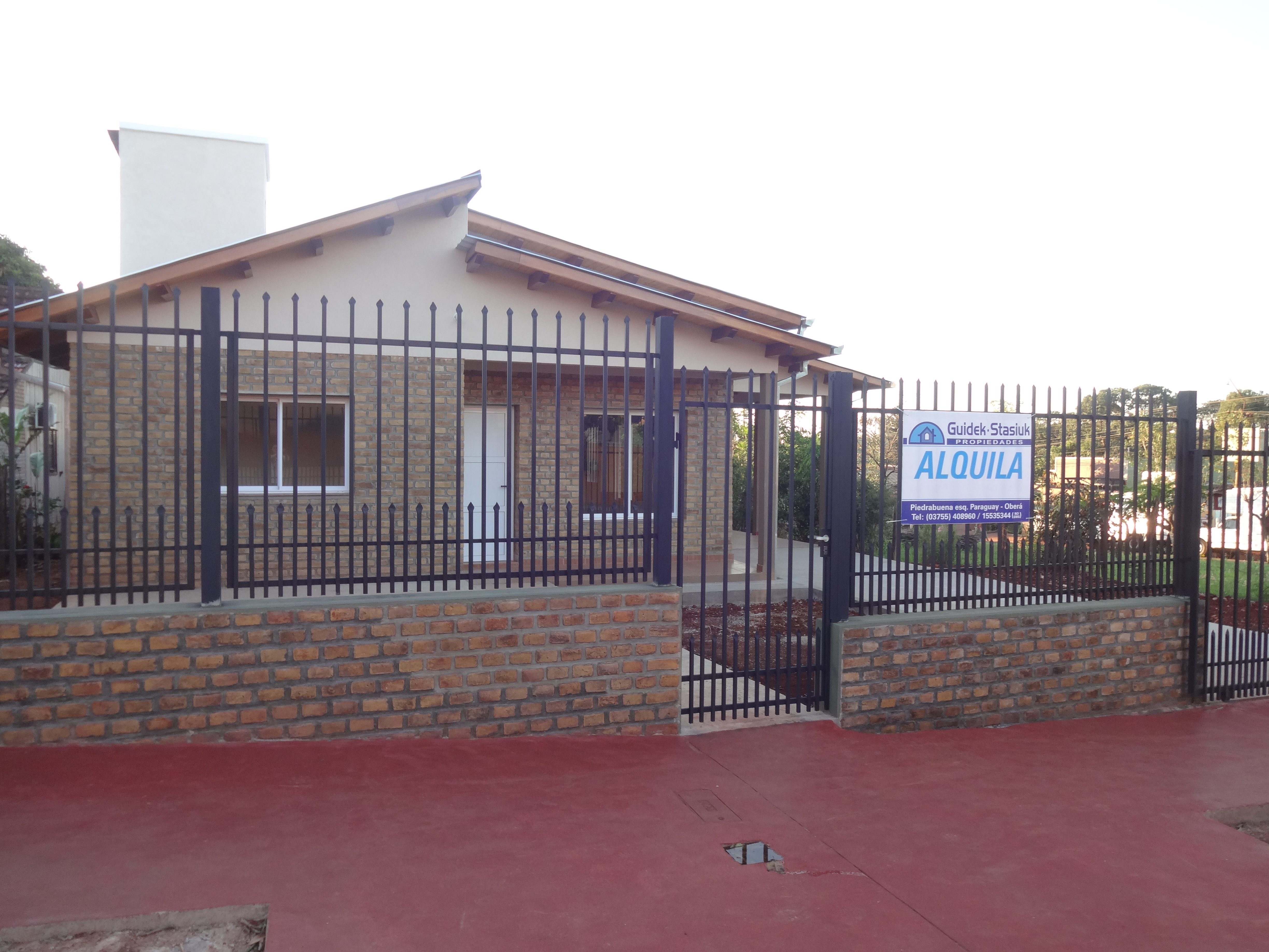 GUIDEK STASIUK PROPIEDADES ALQUILA CASA DE DOS DORMITORIOS