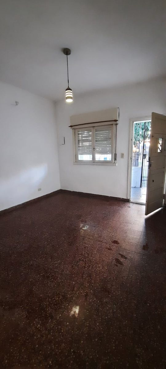 Neuquen 1749 · Morón — foto 3