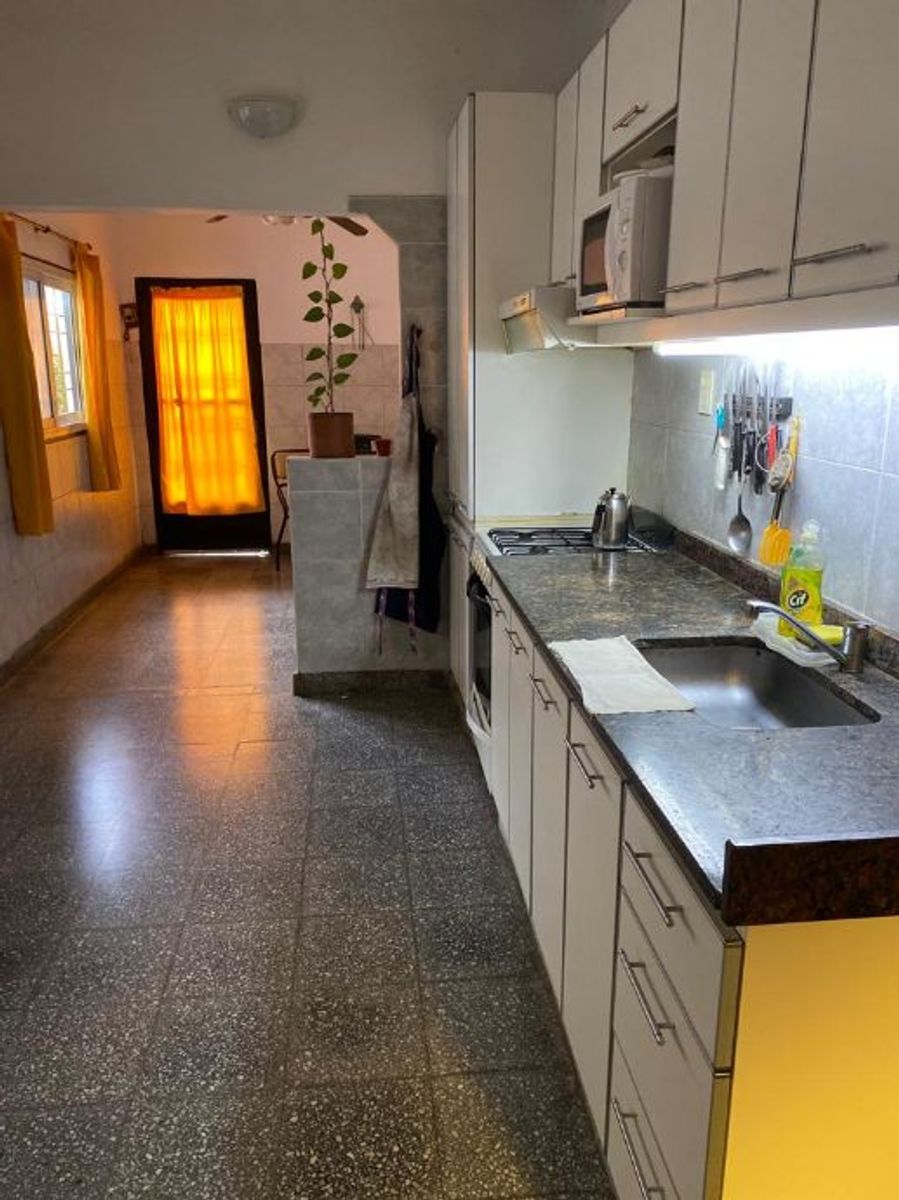 España 2155 · Morón — foto 4