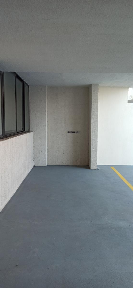 COCHERA CUBIERTA EN EDIFICIO EN LANUS O. LANUSITA