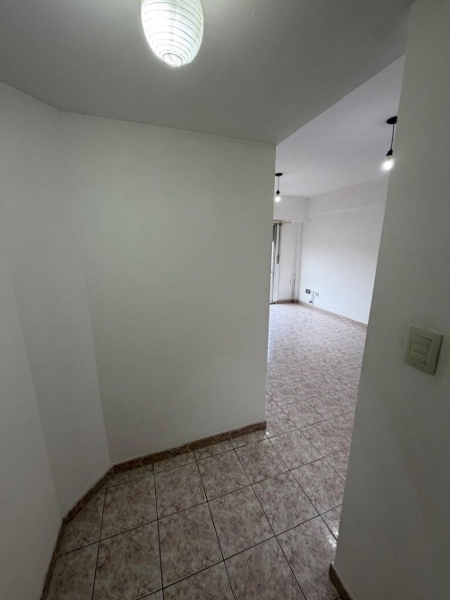 VICENTE LOPEZ 987 · Esteban Echeverría — foto 3