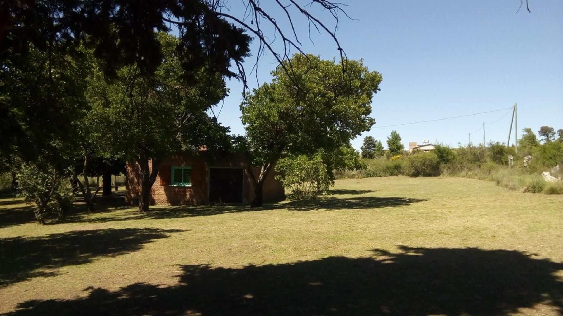 QUINTA EN VENTA ACHIRAS A 2O0MTS DEL BALNEARIO.