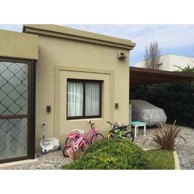 EXCELENTE CASA EN VENTA EN BARRIO LA ARGENTINA GOLF, ESTANCIAS DEL PILAR