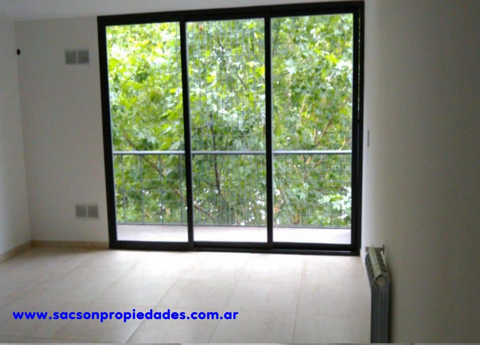 GRAL. SUCRE al 500 · Morón — foto 6